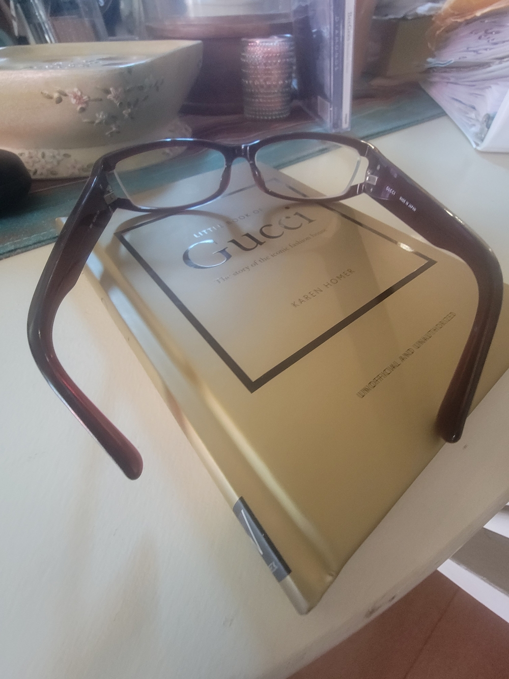 Gucci Reading Glasses in Burgundy Brown - Picture 2 of 3